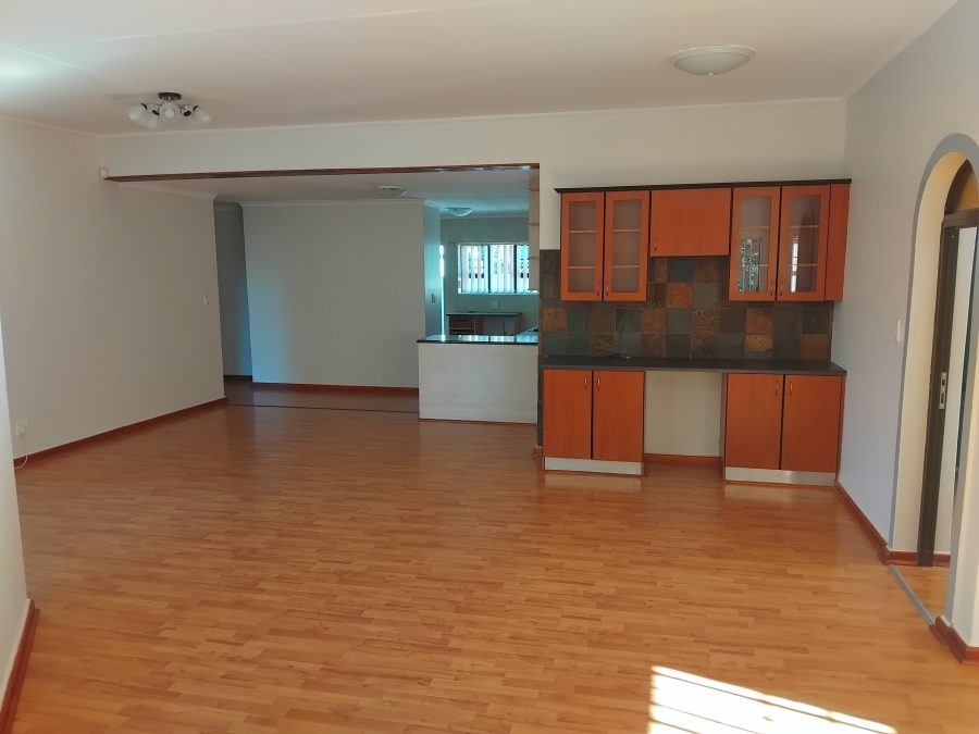4 Bedroom Property for Sale in Wavecrest Eastern Cape